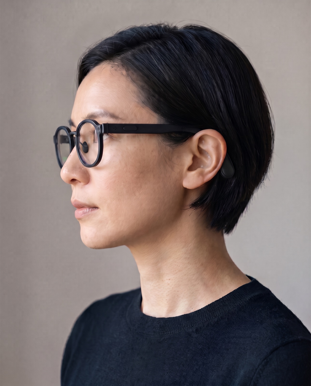 Side profile of a woman wearing the glasses.